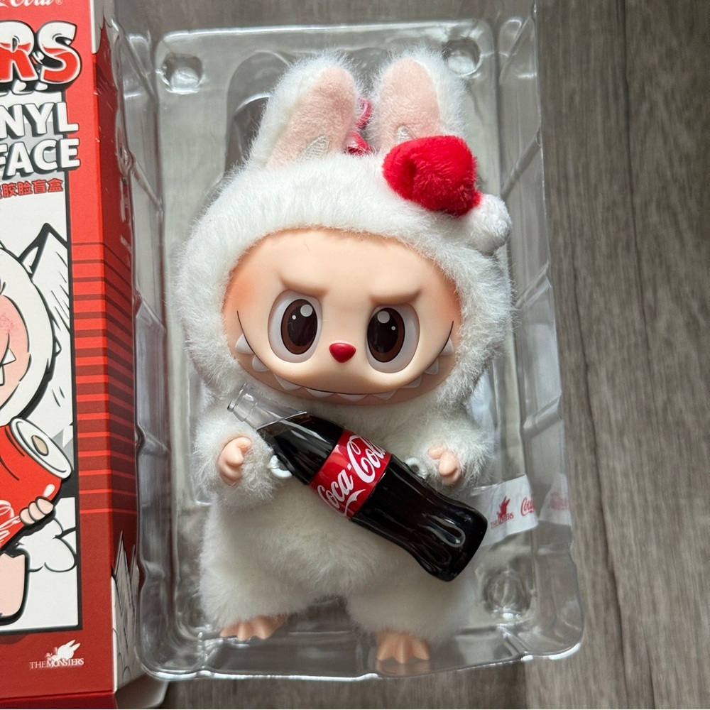 Pop Mart Coca-Cola Coke Labubu Surprise Shake Bottle White Popmart - Picture 2 of 6